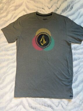 Volcom Men's Gray Graphic Logo Tee - Multicolor Chest Print